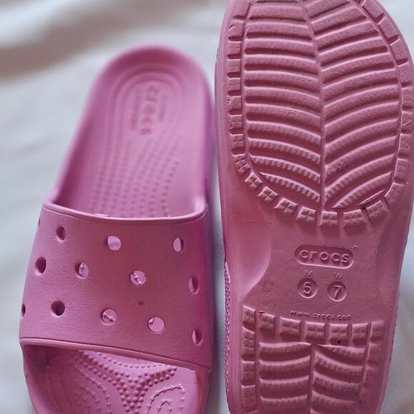 Crocs Women's Pink Slides Size 7 - Picture 2 of 3